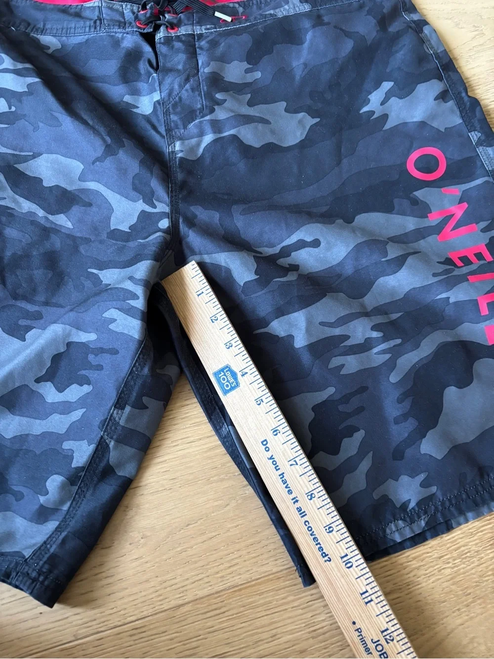 O’neill santa cruz print camo board shorts 36”
